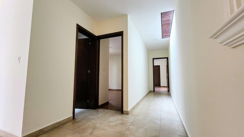 Casa En Renta De 1 Planta En Residencial Misión San Jerónimo, 2 Hab.