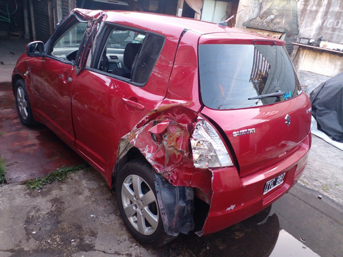 Suzuki Swift Chocado Muy Poco Andando