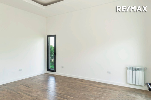 Casa 3 Dormitorios Venta La Reserva A Estrenar