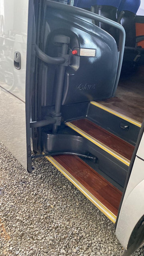 Imagem 5 de 15 de Marcopolo Volare W9 Limousine Ano 2014 Km Baixo Ais Ref 992