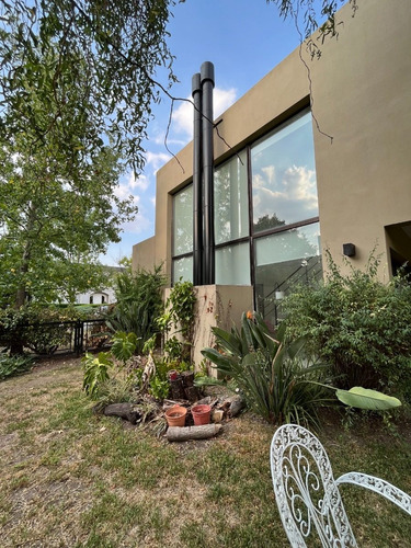 Casa Moderna En Lote Central. Apta Credito. Barrio Cerrado St. Matthews Pilar