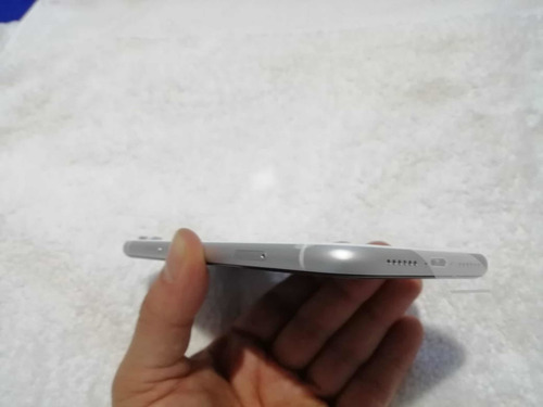 iPhone XR 64gb (un Mes De Uso)