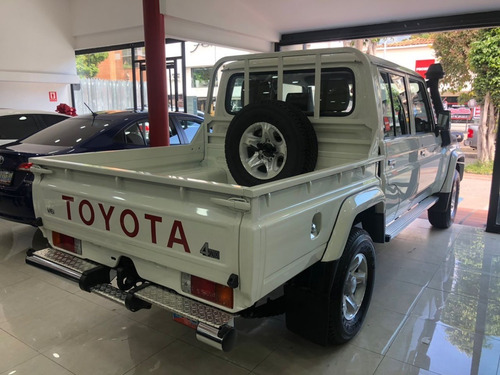 Imagen 9 de 13 de Toyota Land Cruiser