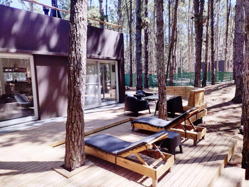 Casa En Venta - 4 Dormitorios 2 Baños - 950mts2 - Senderos Iii, Costa Esmeralda