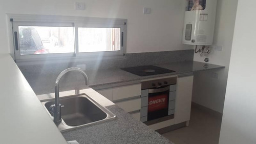 Imagen 5 de 13 de Departamento En Planta Baja, Al Lago