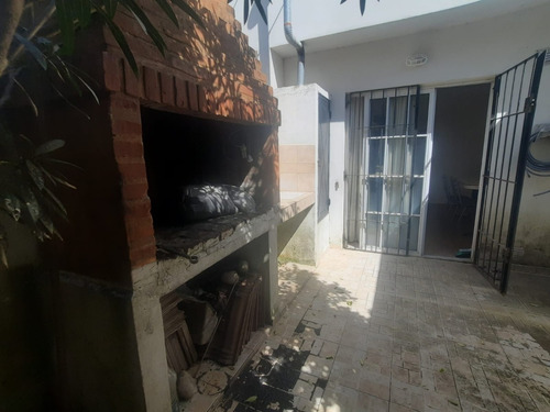 Triplex Amplio Y En Impecable Estado A La Venta Sin Expensas