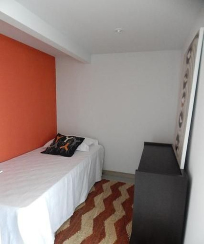 Venta De Apartamento 1 Dormitorio Y Medio En Playa Mansa