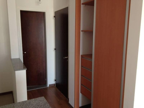 Imagen 4 de 10 de Venta Monoambiente, Paraguay 2200 - Gazze