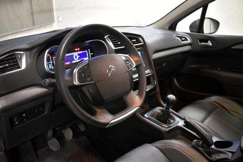 Imagen 7 de 10 de Citroen C4 Lounge Feel Pack 1.6 Hdi 2019