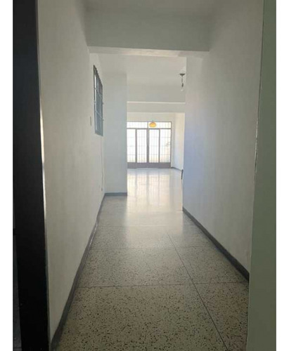 Vendo Edificio 580m2 Catia 8162
