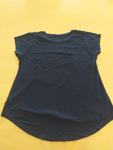 Remera Love Is All