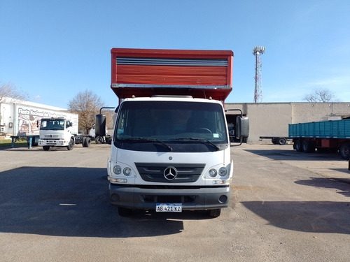 Imagen 2 de 6 de Mercedes Benz Accelo
