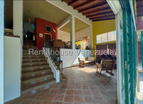 Casa Colonial Que Combina Confort Y Estilo En Venta Ubicada En El Hatillo 25-17968