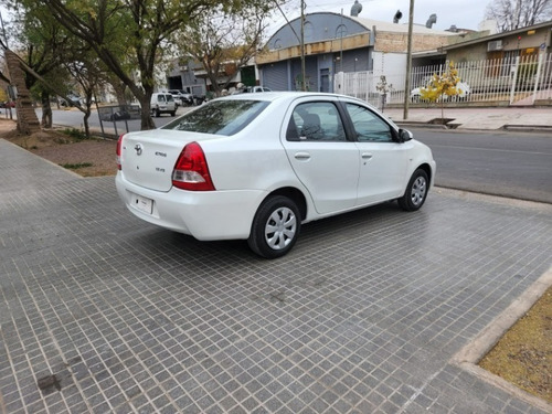 Imagen 4 de 13 de Toyota Etios 1.5 4ptas Xs