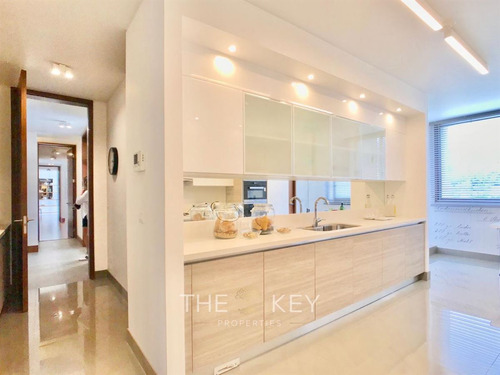 Departamento En Venta De 3 Dorm. En Lo Barnechea