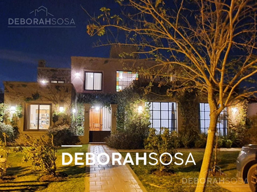 Imagen 25 de 27 de Venta Casa 7 Amb- El Cantón Escobar