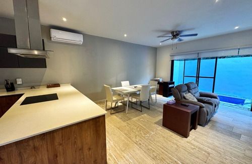 Casa Con Alberca Privada En Venta, Huayacán, Cancún