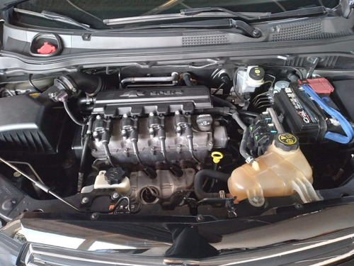 Imagem 8 de 8 de Chevrolet Ônix Lt 1.0 Flex 2016