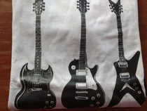 Comprar Remera Blanca Con Guitarras Eléctricas