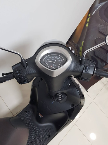 Imagen 10 de 18 de Yamaha Fascino 125cc Scooter En Stock