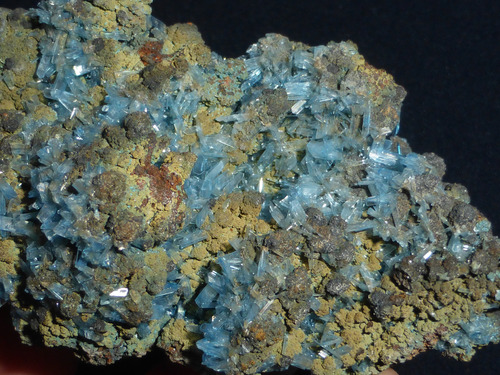 Mineral De Colección Hemimorfita Azul En Matriz