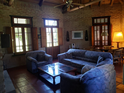 Gran Casco Con Vivienda De 5 Dormitorios 3 Baños, Pileta , 34 Hectareas,