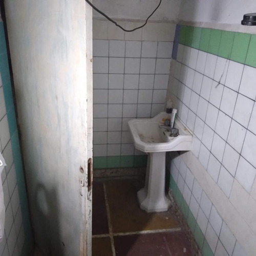 Imagen 12 de 15 de Local Con Vivienda A Refaccionar
