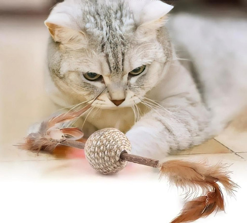 Juguete interactivo Matatabi con forma de bola de sisal y plumas para gatos