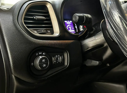 Jeep Renegade 1.8 Flex Aut. 5p