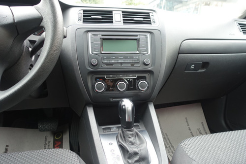 Imagen 7 de 14 de Volkswagen Jetta Style 2013