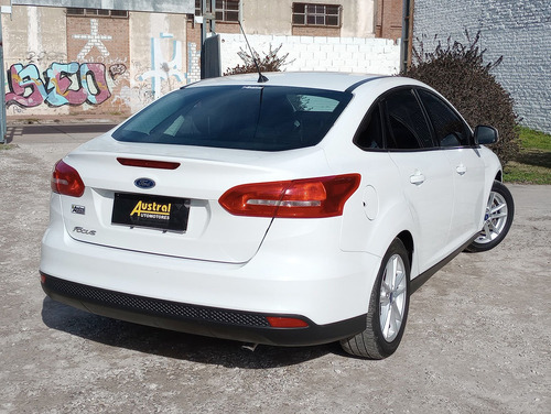 Ford Focus III 1.6 Sedan S