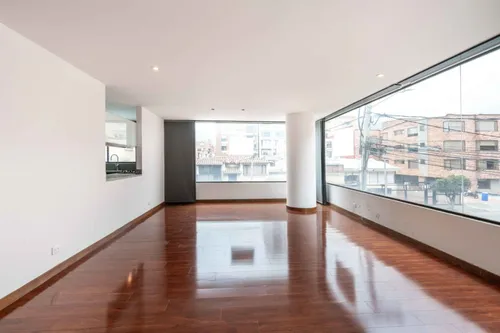 Apartamento En Venta En Chicó Navarra. Cod V7943