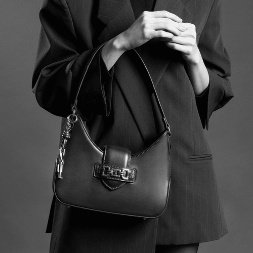 Bolsa Santa Lolla Baguete Soft Média Com Fivela Cor Preto Desenho Do Tecido Liso