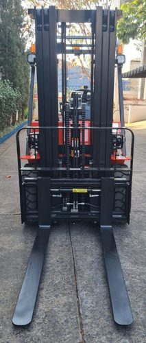 Empilhadeira Nova 2,5t Gasol/glp Triplex 4,70m Desloc 5x Pag