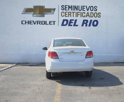 Imagen 4 de 11 de Chevrolet Aveo Ls 2020 Blanco