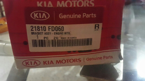 Imagen 4 de 6 de Base Derecha Del Motor Kia Rio Stylus Original