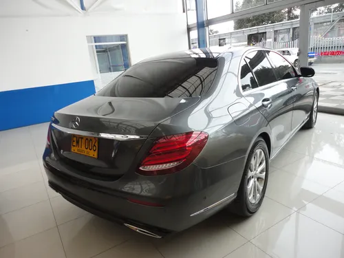 Mercedes-Benz E200 AVANTGARDE