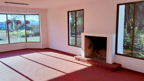 Optima Casa Con Excelente Ubicacion