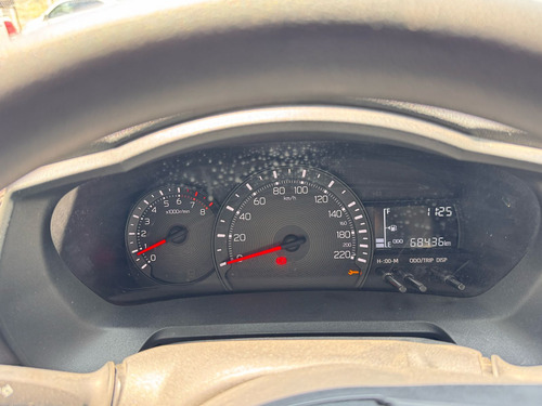 Toyota Yaris 4p Sedán Base L4/1.5 Man