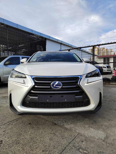 Imagen 2 de 14 de Lexus Nx300h .