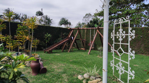 Casa Mobiliada Em Antonina Com Piscina E Área Verde