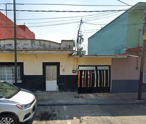 Sk01- Casa En Remate Bancario En C. Sur 35, Centro, Orizaba, Ver. (65% Debajo De Su Valor Comercial)