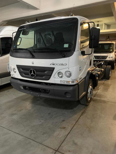 Imagen 4 de 7 de Mercedes Benz Accelo 815