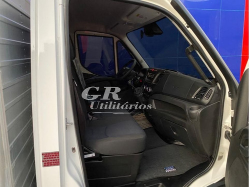 Imagem 10 de 14 de Iveco Daily 35-150 Baú Com Garantia Fábrica Ipva 2022 Pago