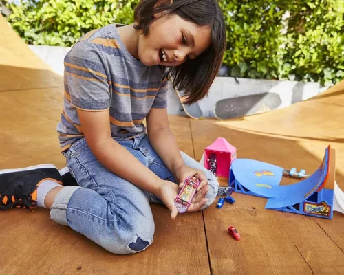 Hot Wheels Veículo Brinquedo Skateboard Skate Dedo com Tênis - APENAS 1  (UMA) UNIDADE - NÃO É POSSÍVEL ESCOLHER, Multi