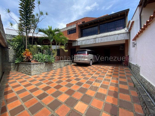 Venta De Imponente Casa Santa Paula