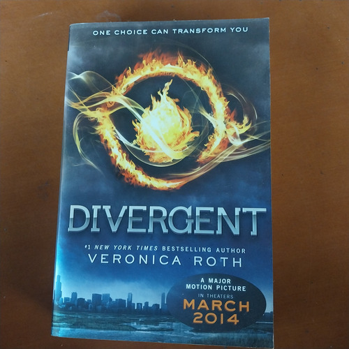 Novela Divergente En Inglés. Verónica Roth