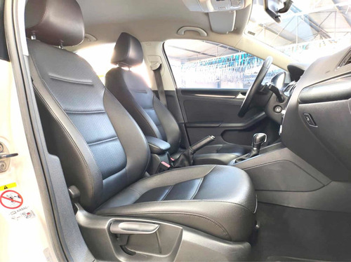 Imagem 7 de 14 de Volkswagen Jetta 2013 2.0 Comfortline Flex 4p Automática