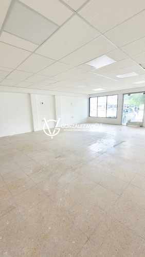 Local Comercial Gral Flores Brazo Oriental.