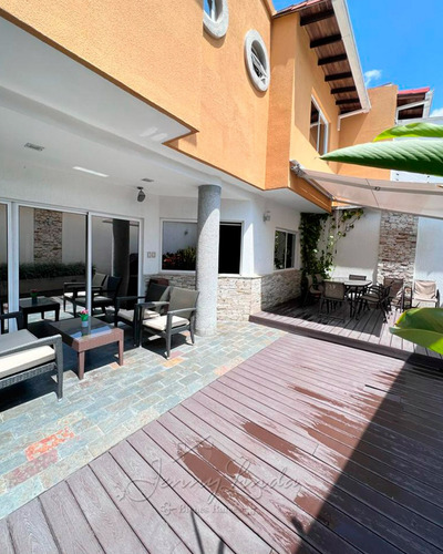 Se Vende!!! Espectacular Townhouse En La Urbanización Cantarrana Maracay Aragua